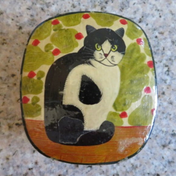 Unique Vintage Other - Vintage Handcraft Lacquer Wood CAT Trinket Box (F32)